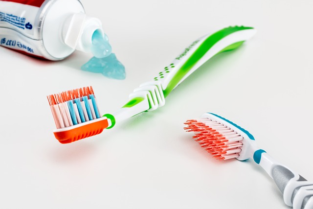 Pasta na zuby do letadla: Ústní hygiena během letu