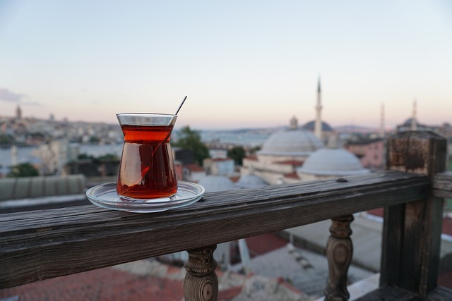 Konvice na Turecký Čaj: Tradiční Příslušenství