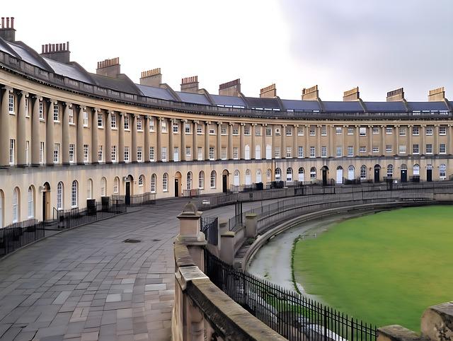 Cestuj levně Albánie: Praktické tipy na levné a skvělé dovolené 5 5. Bohaté kulturní dědictví Albánie - objevte historická města a památky