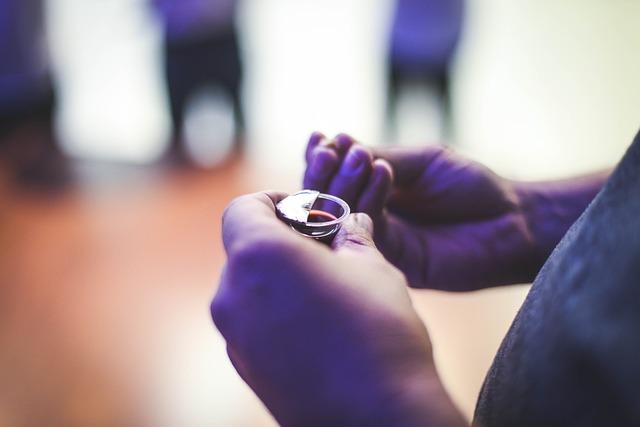 Co znamenají barvy na vlajce Albánie: Symbolika a historie 2 Symbolika albánské vlajky