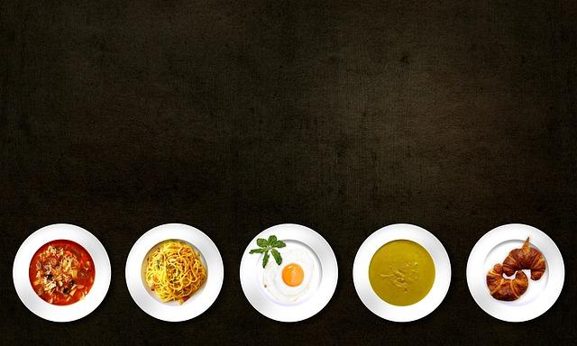 2.⁤ Chutná Jídla a Lokální⁢ Kulinářské Zážitky: Tipy pro Gurmány