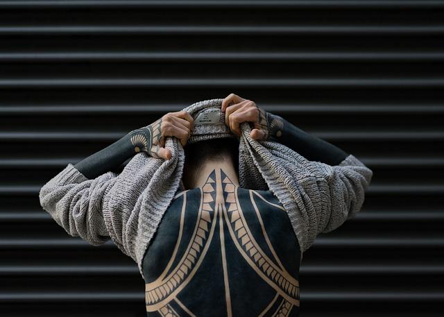 Umění tetování a ‌zdobení ‌těla jako kulturní symboly